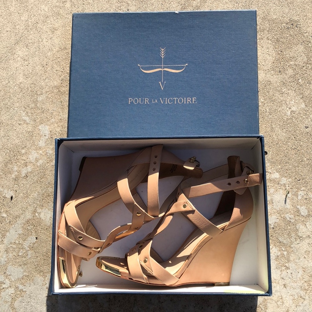 Pour La Victoire Heels